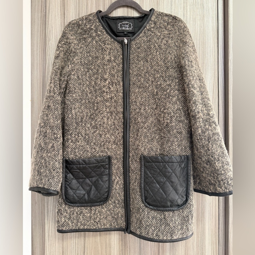 Elegant Black and Gray Quilted Teddy Jacket